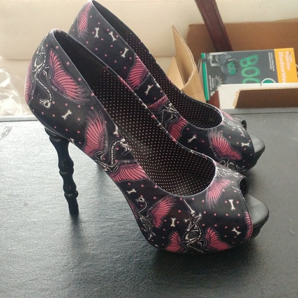 Too Fast Shoes - New Too Fast skeleton flamingo heels